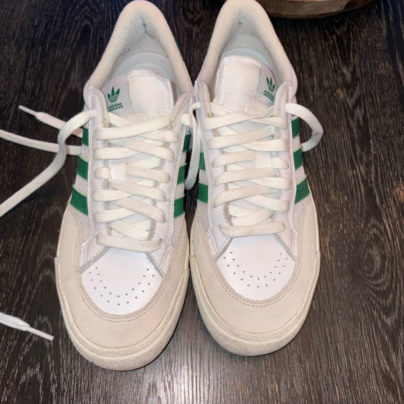 Adidas Nora Skate shoes - Picture 2 of 6